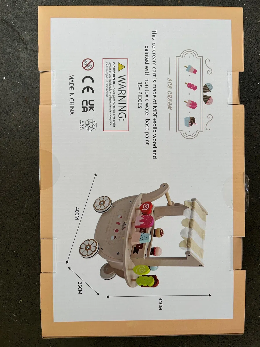 Eiswagen aus Holz - Inklusive 9 Eiswürfeln aus Holz - 41x19x44cm