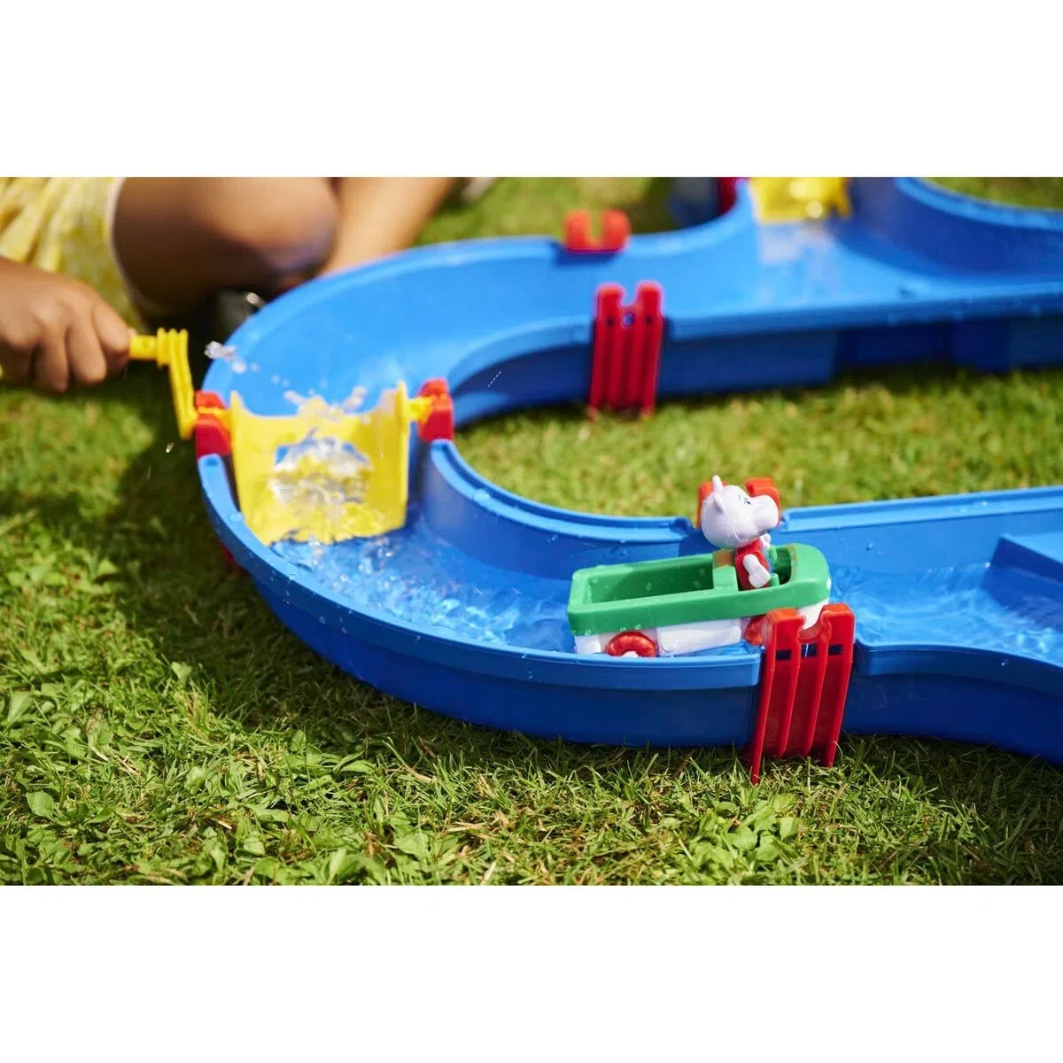 AquaPlay - Superset - Wasserbahn mit vielen Spielfunktionen bestehend aus 41 Teilen, Spieleset inklusive 1 Hippo Wilma, Amphibienauto und Transportboot mit 2 Containern für Kinder ab 3 Jahren
