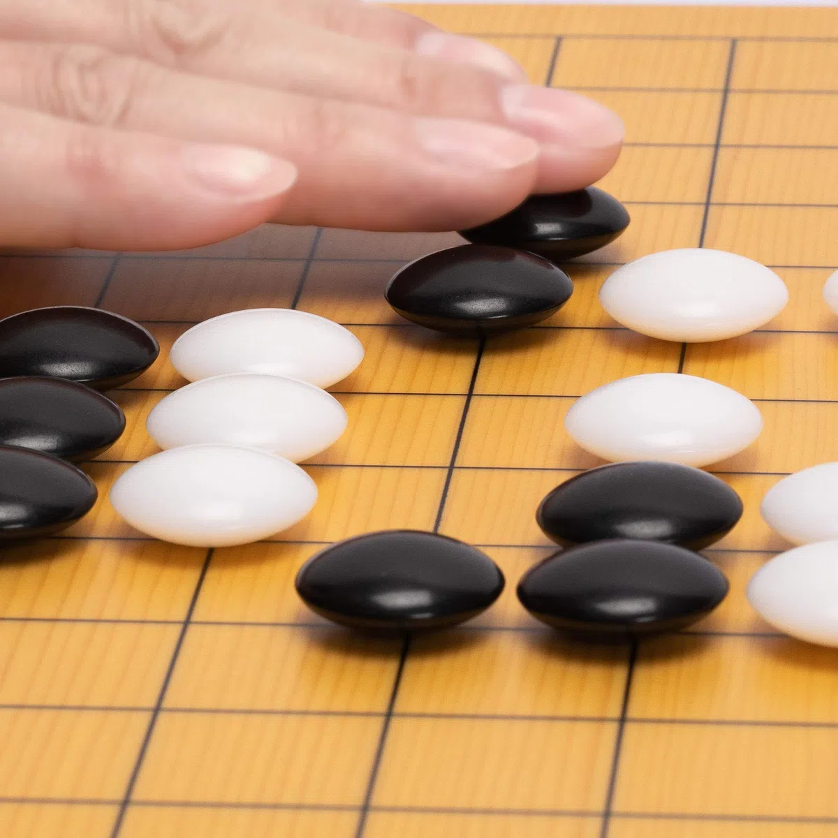 Yellow Mountain Imports Shin Kaya Beginner's Reversible 13x13 / 9x9 Go Game Set Board (2cm) with Double Convex Melamine Stones - Classic Strategy Board Game (Baduk/Weiqi)