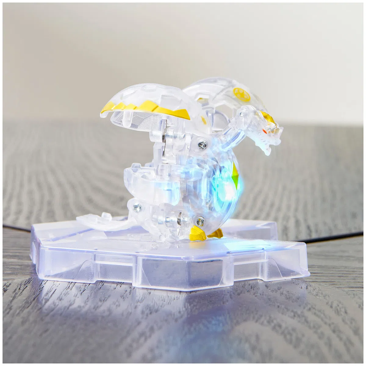 Bakugan 'Evolutions' Genesis Collection 8er Pack, inkl. 2 leuchtenden Bällen mit integrierten LEDs
