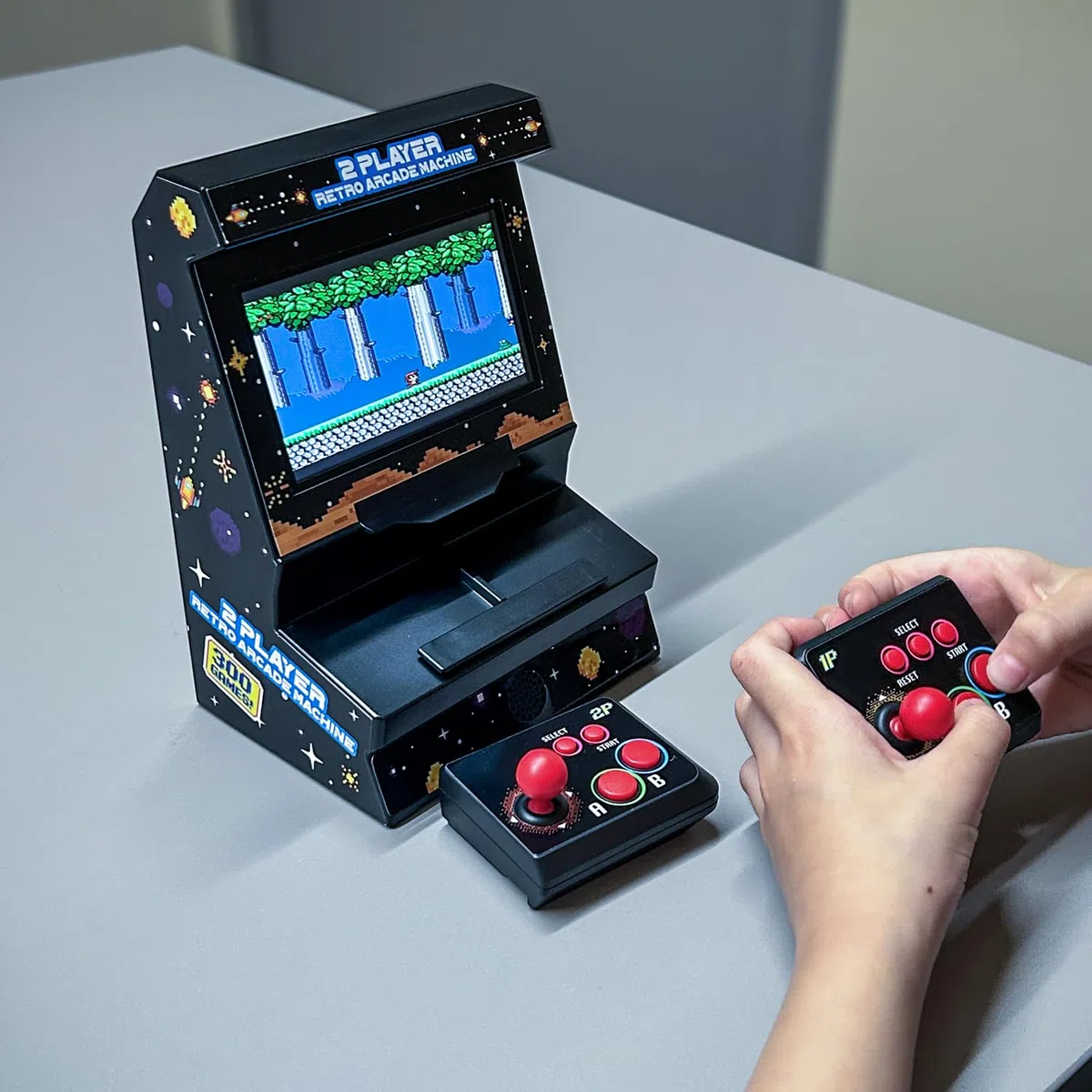 Mini Arcade Machine mit 300 Retro-Spielen – Wireless 2 Spieler Arcade Automat Mini – Handheld Retro Spielekonsole mit TV-Anschluss & 4,3” Farbdisplay – tragbare Mini Spielautomat Konsole