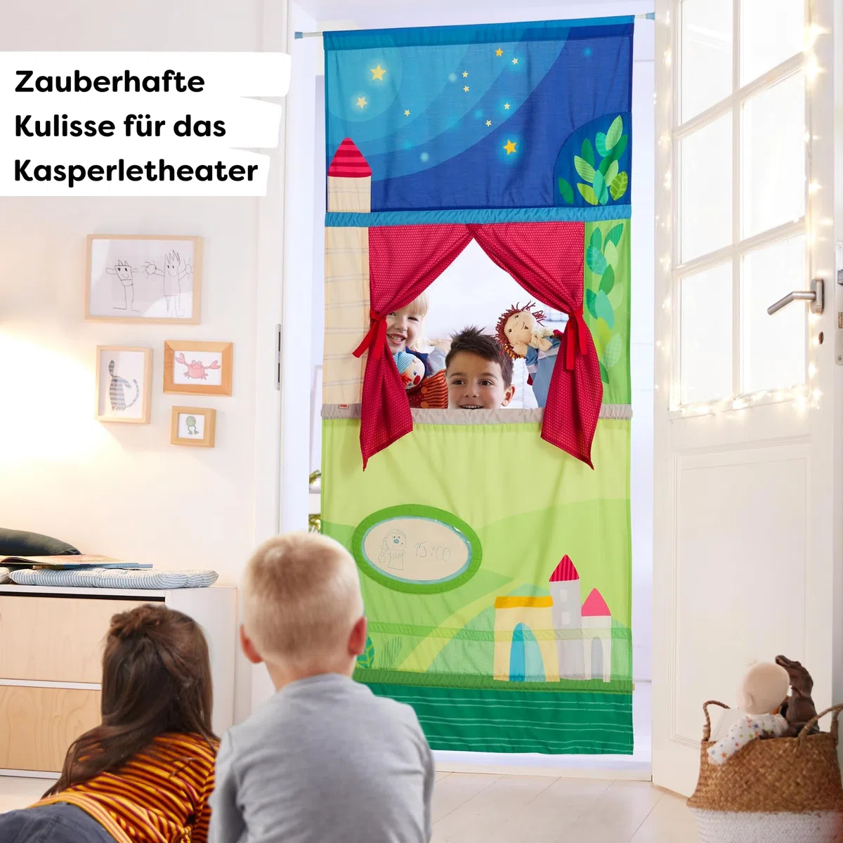 HABA Türtheater – Flexibles Kasperletheater mit Teleskopstange, einfache Befestigung im Türrahmen, Puppentheater ab 3 Jahren – 2011845001